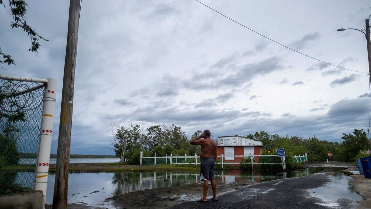 Tropická bouře Fiona zesílila na hurikán a udeřila na Portoriko